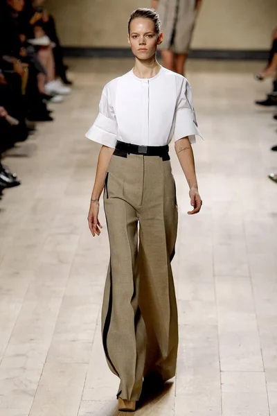 Look 4